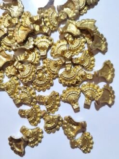 Brass Charms – Discover now: Explore hundreds of unique models in stock to elevate your jewelry and macrame creations.