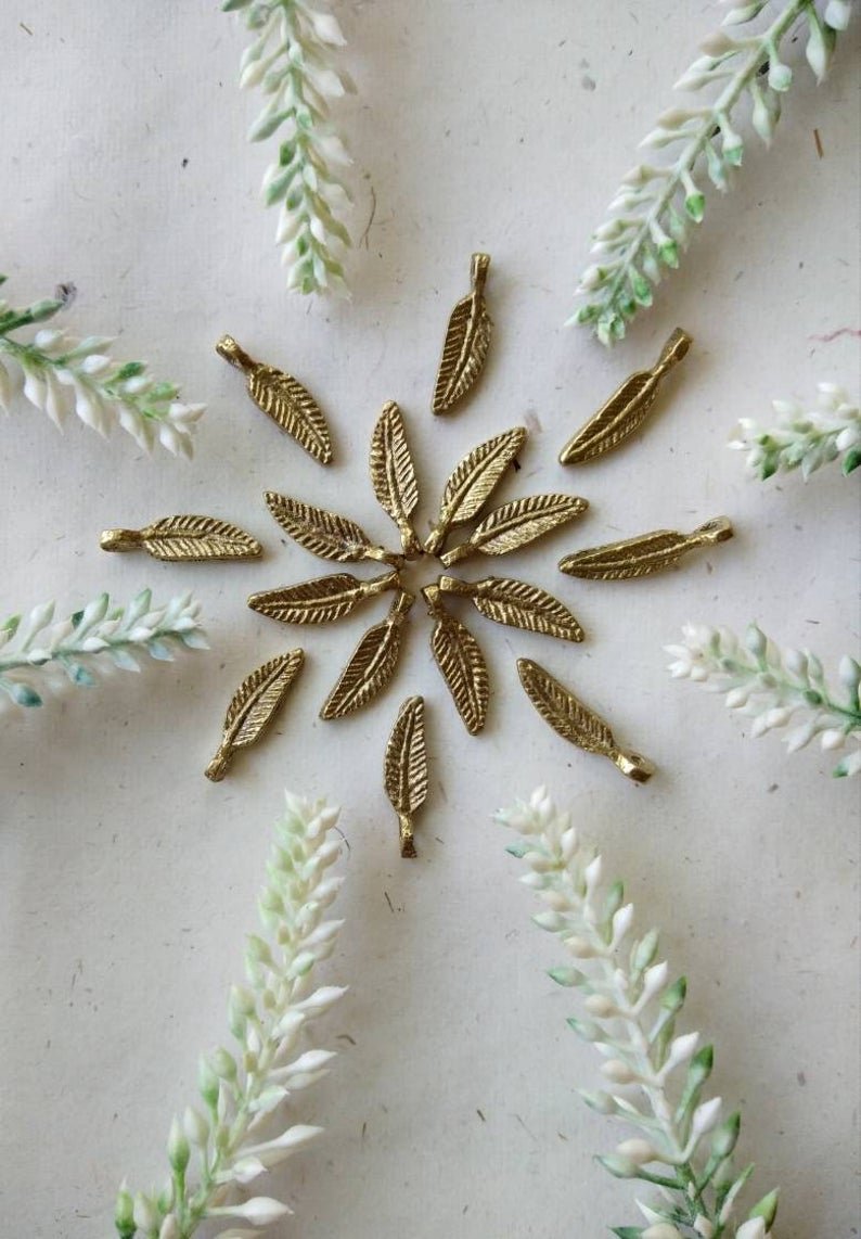 Mini feather charms – High-quality charms for earrings & bracelets.