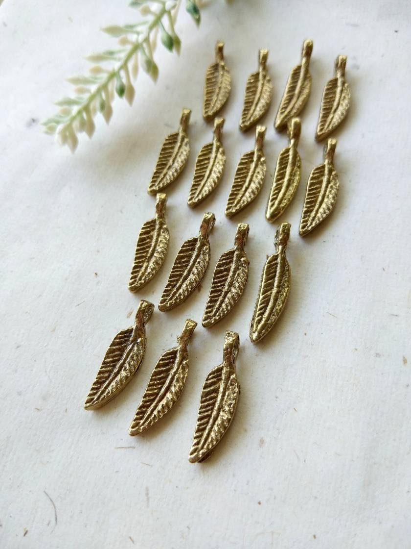 Mini feather charms – Lightweight boho charms for macrame.
