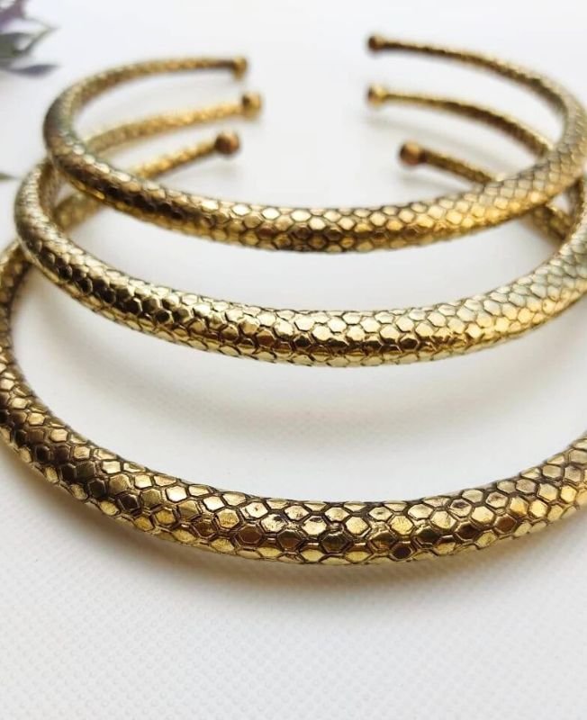 Hexagon Finish Brass Choker Set - Image 4