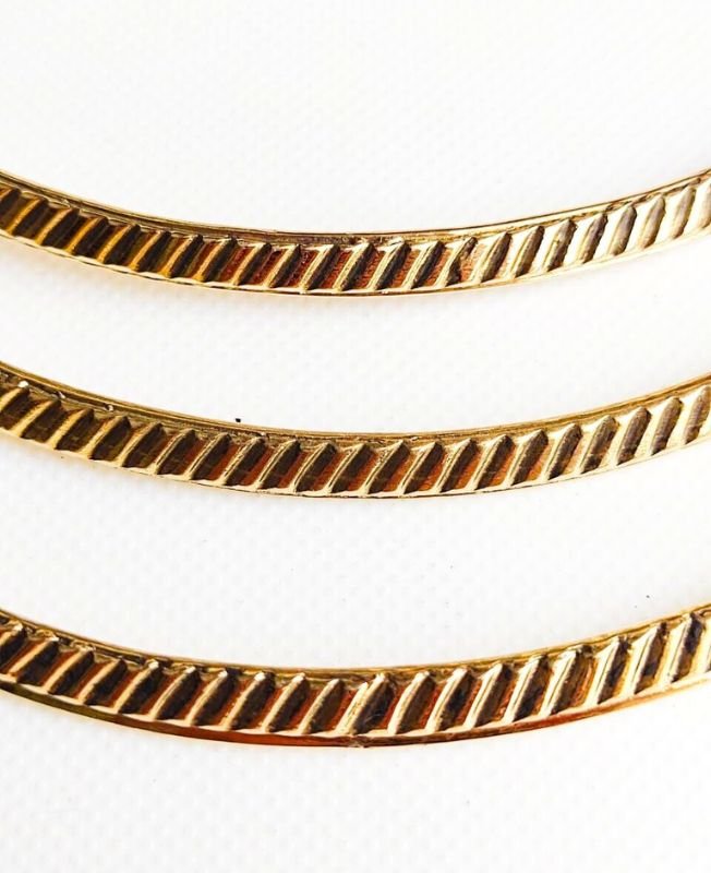 Chevron Ridge Brass Choker Set - Image 3