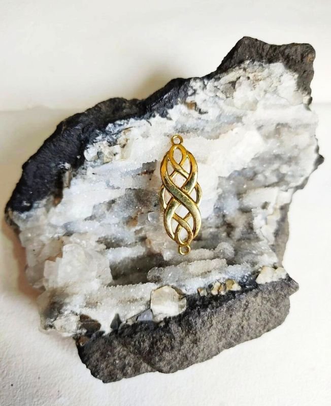 Twist Knot Brass Special Charms - Image 4