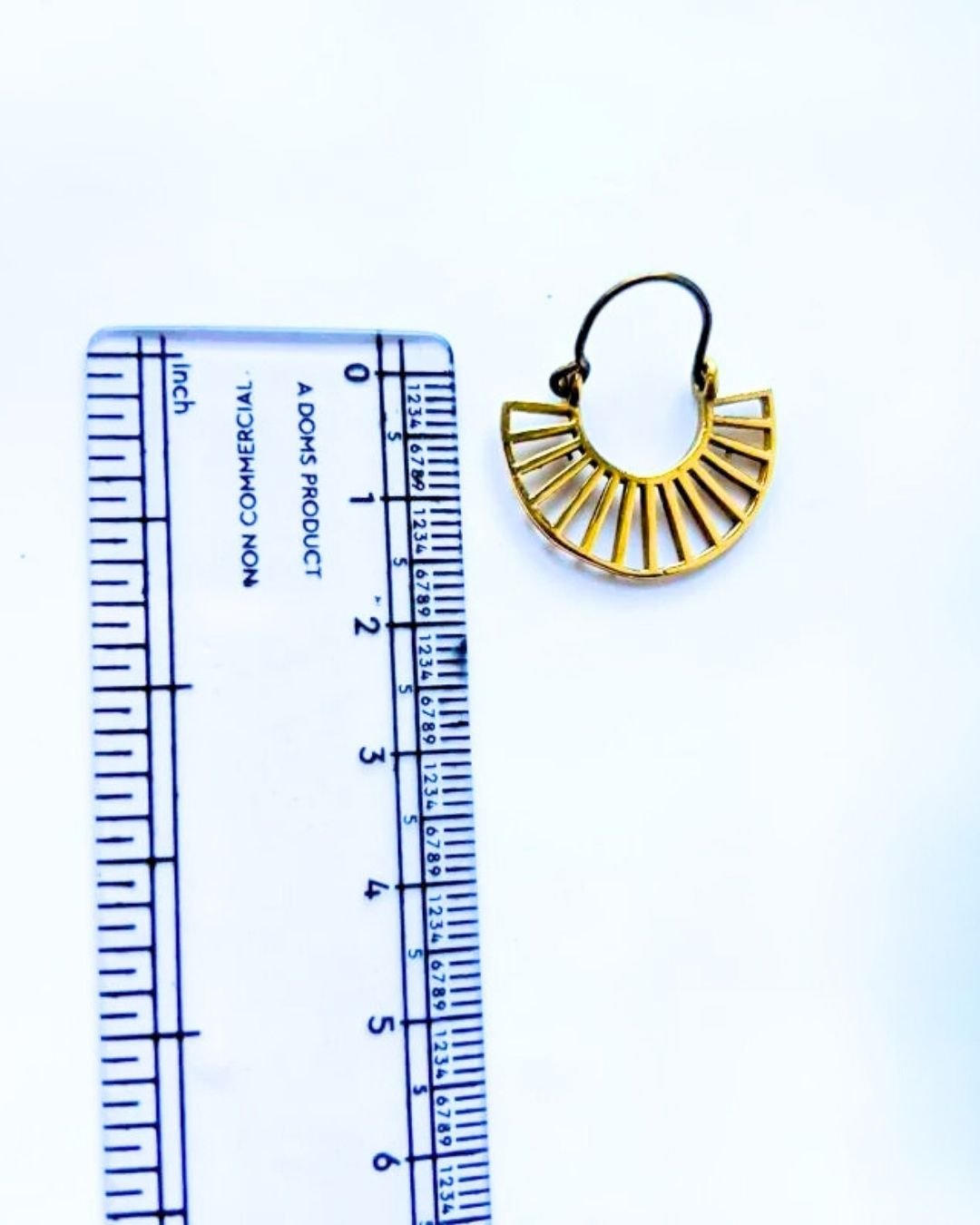 5/20 Pairs Structured Fan Style Hoop Brass Earrings - Image 4