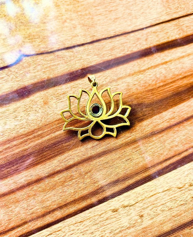 1/3/10 Pieces Lotus Garnet Accent Brass Pendant - Image 3