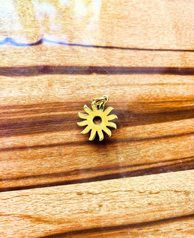 1/3/10 Pieces Minimalist Sun Flower Brass Pendant - Image 3