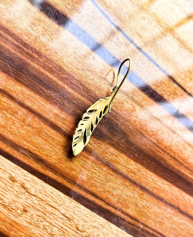 5/20 Pairs Feather Hoop Brass Earrings - Image 2