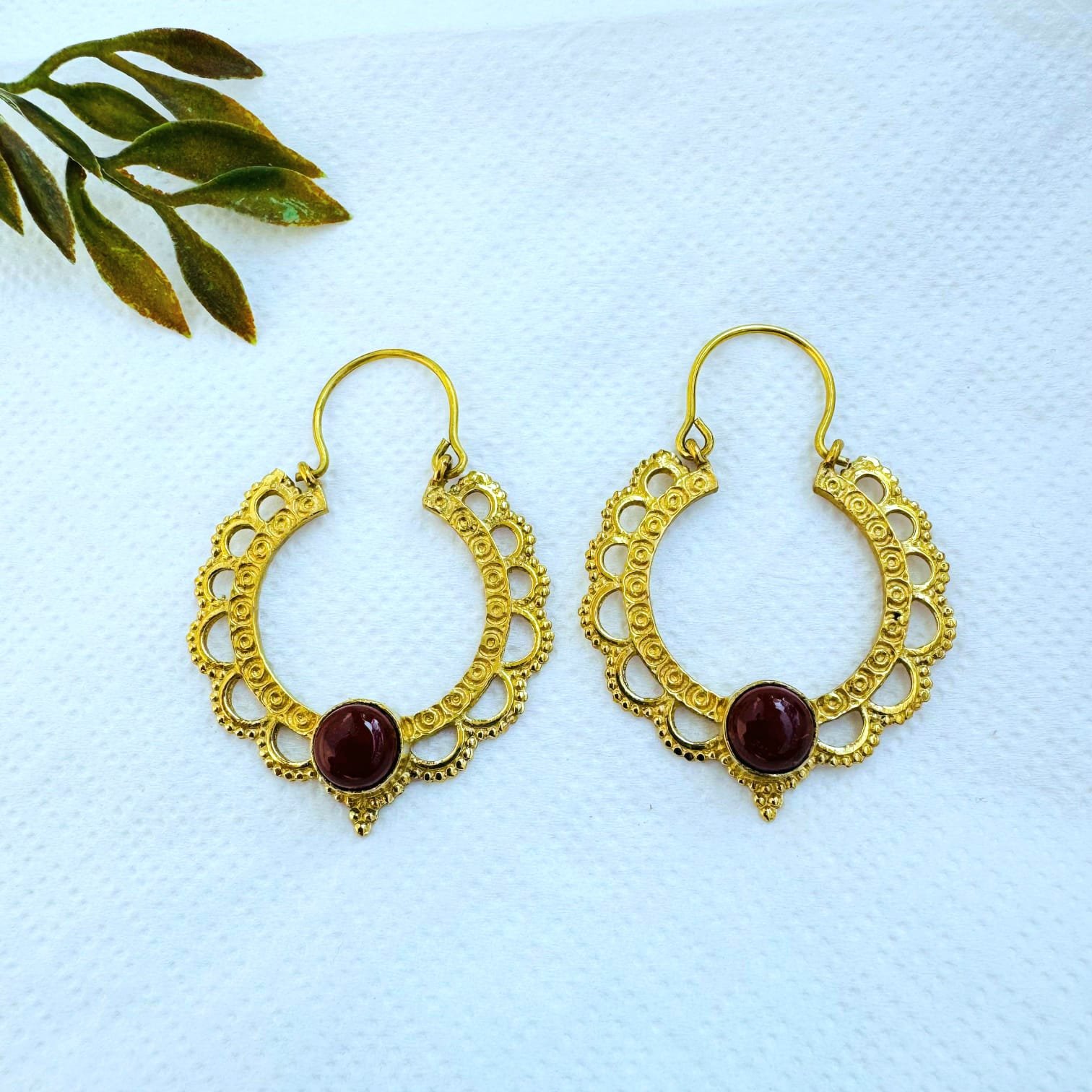 5/20 Pairs Red Stone Crescent Hoop Brass Earrings - Image 2