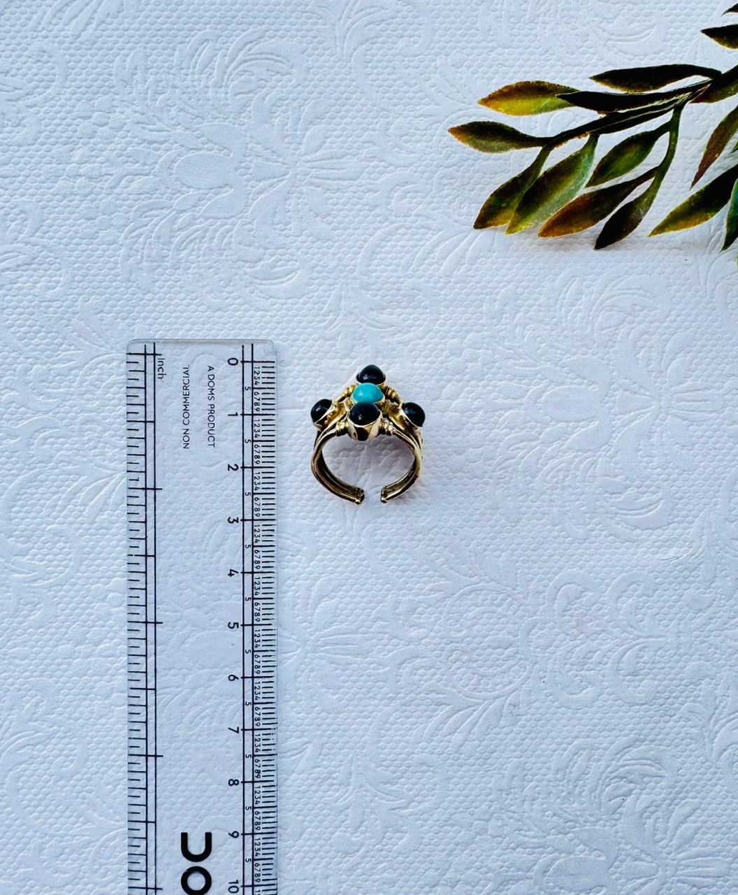 5/20 Pieces Turquoise and Black Stone Cluster Brass Ring - Image 3