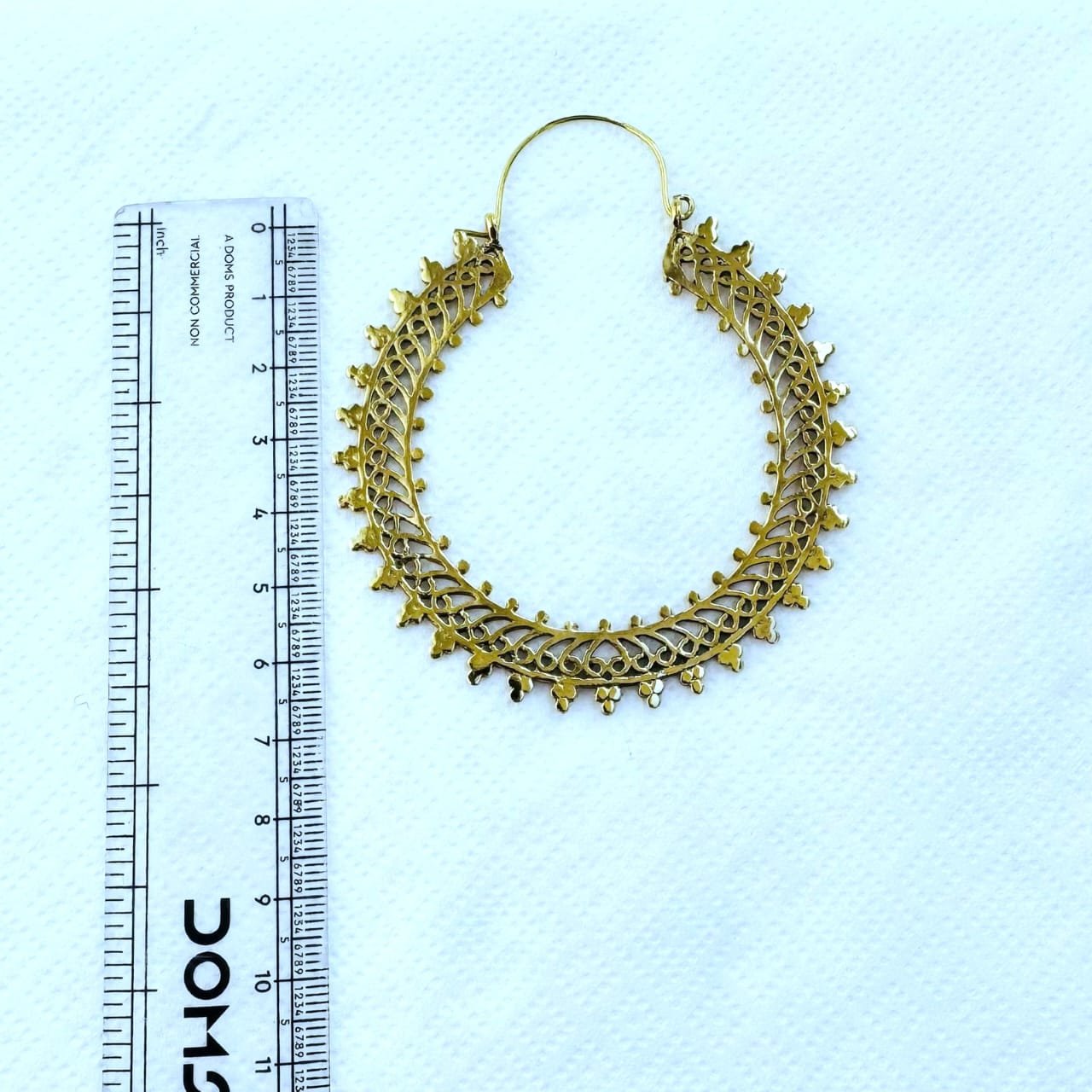 5/20 Pairs Curved Silhouette Hoop Brass Earrings - Image 3