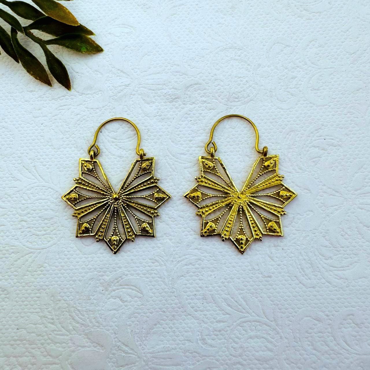 5/20 Pairs Refined Sunburst Hoop Brass Earrings - Image 2