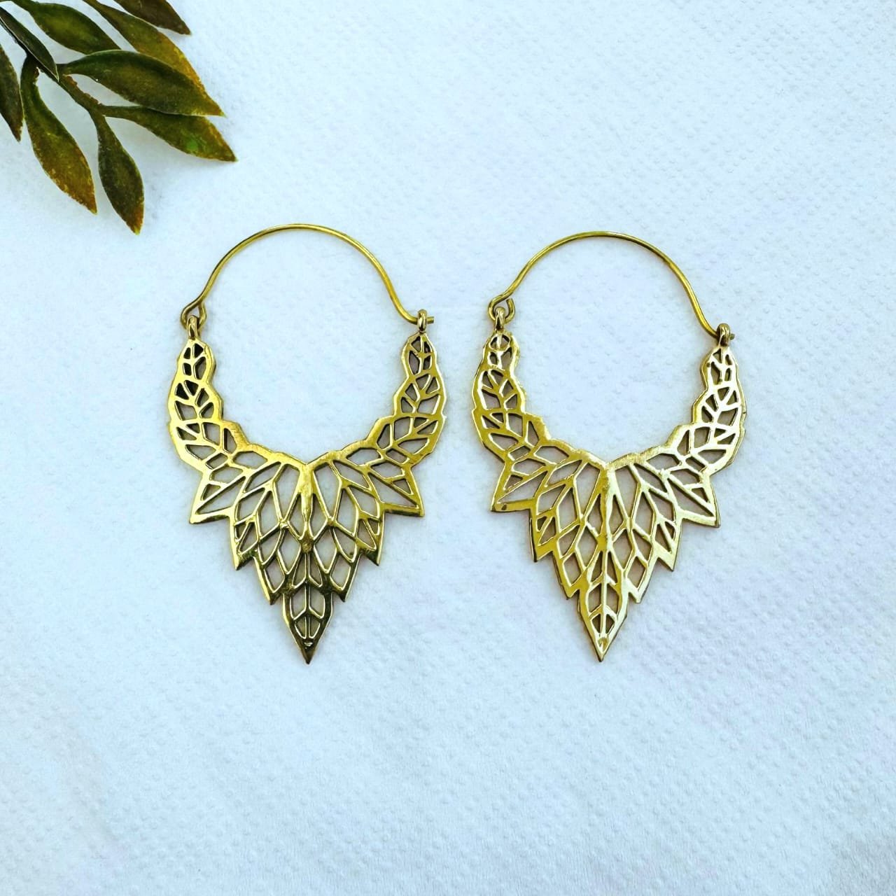 5/20 Pairs Layered Leaf Brass Earrings - Image 3