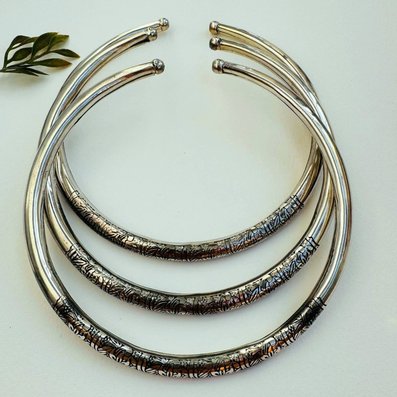 Sleek & Engraved Silver Toned Brass Choker Set - Image 5