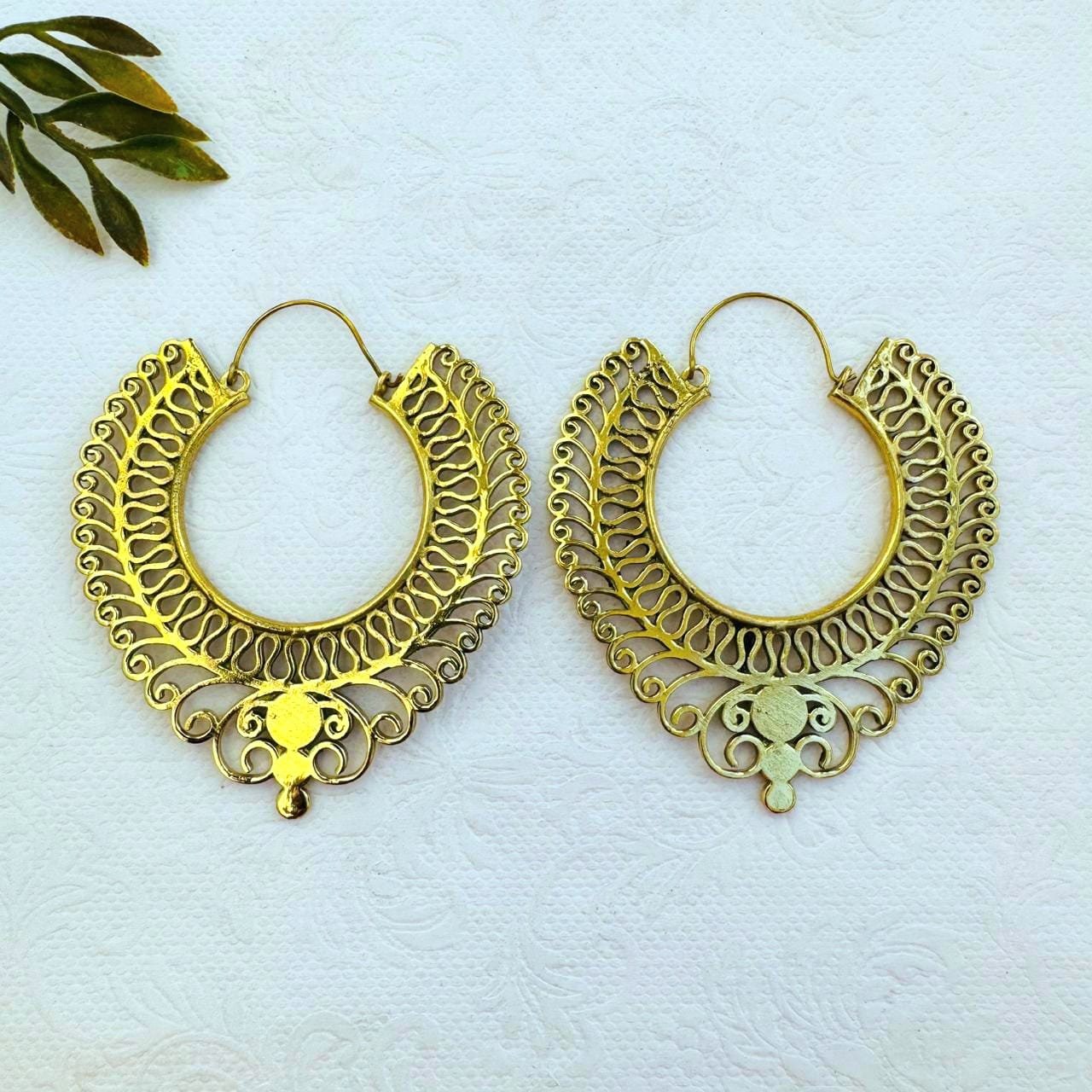 5/20 Pairs Decorative Filigree Hoop Brass Earrings - Image 2