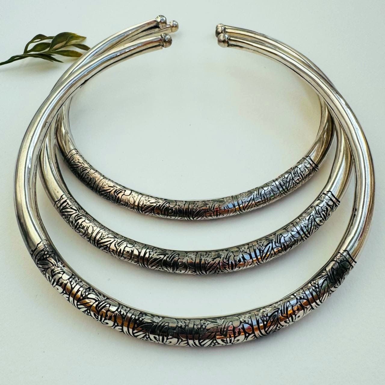Sleek & Engraved Silver Toned Brass Choker Set - Image 2