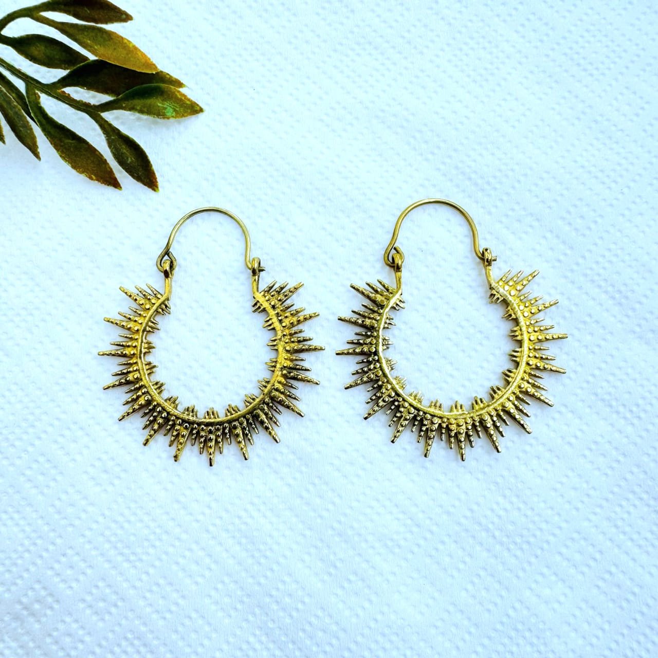 5/20 Pairs Spike Sunburst Hoop Brass Earrings - Image 2