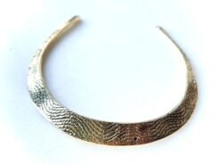 Alternative view of Organic Wave Brass Choker Set