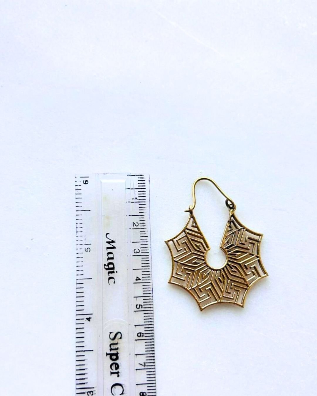 5/20 Pairs Maze Pattern Hoop Brass Earrings - Image 3