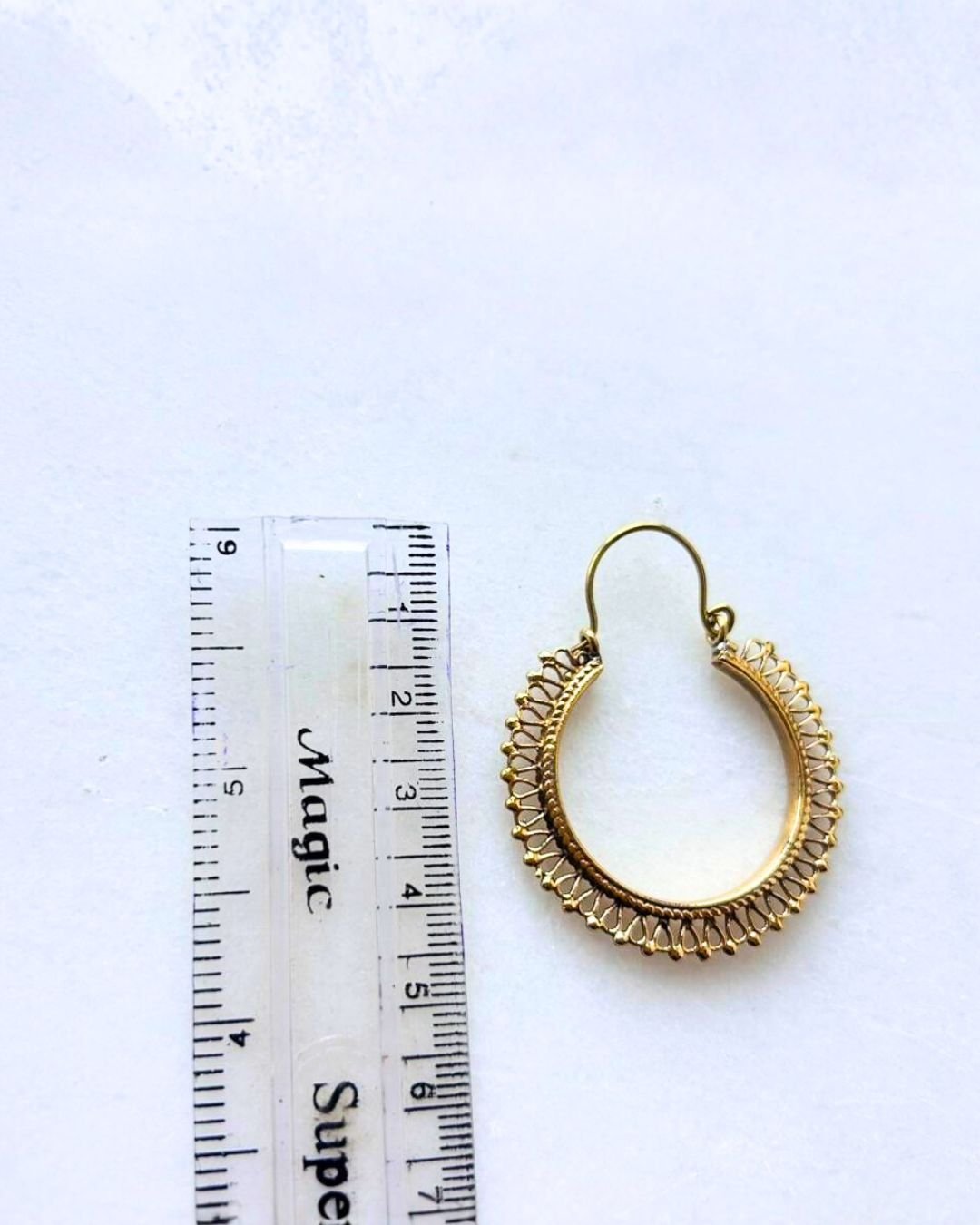 5/20 Pairs Delicate Lace Hoop Brass Earrings - Image 3