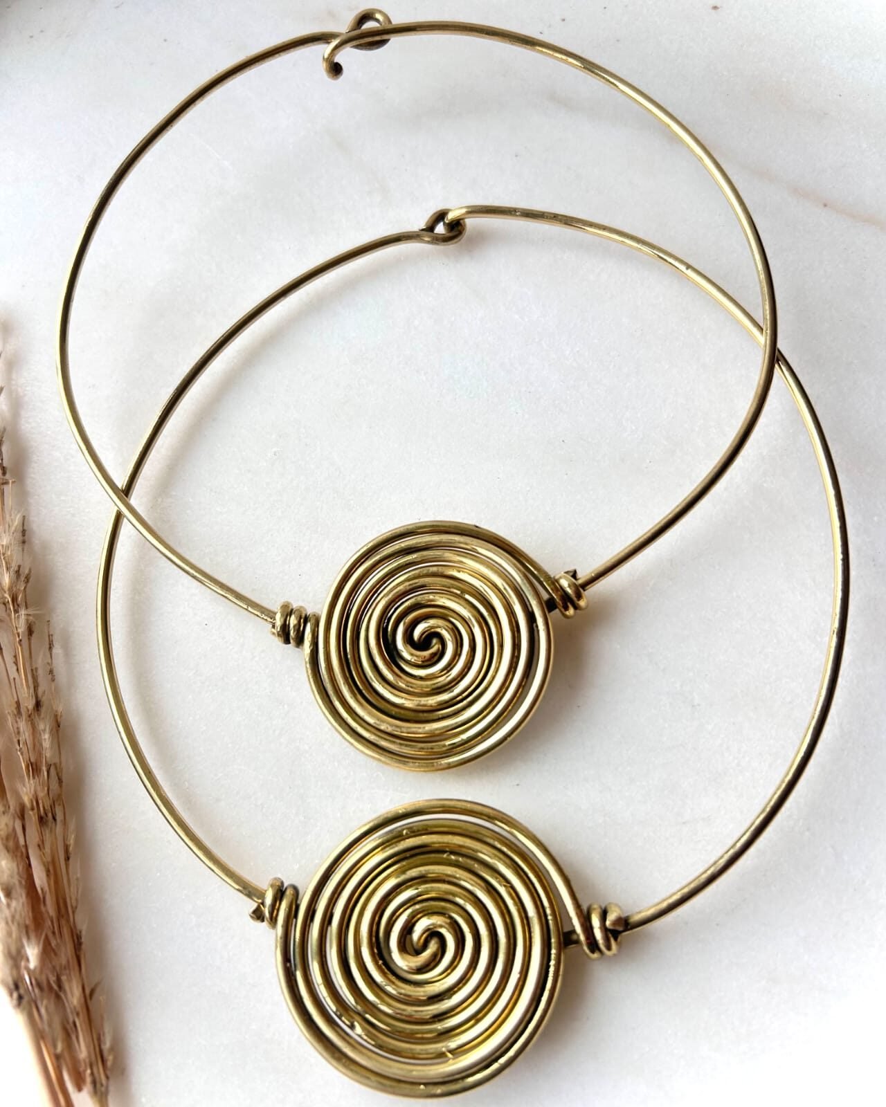 Floating Center Coil Silver Tone Brass Choker Set