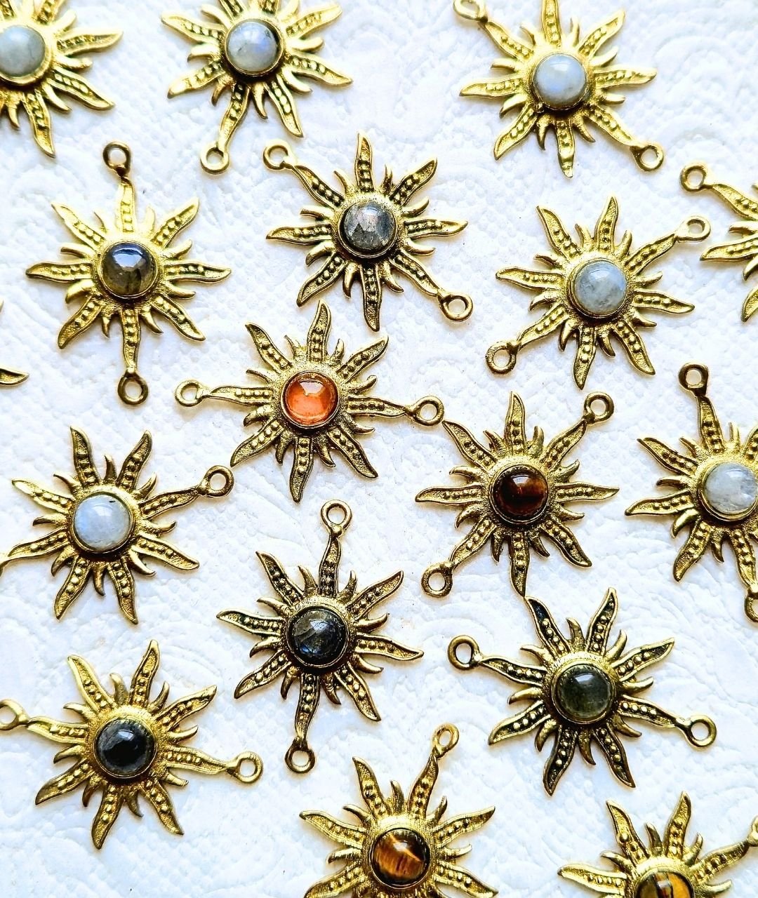 Sun Stones Connectors