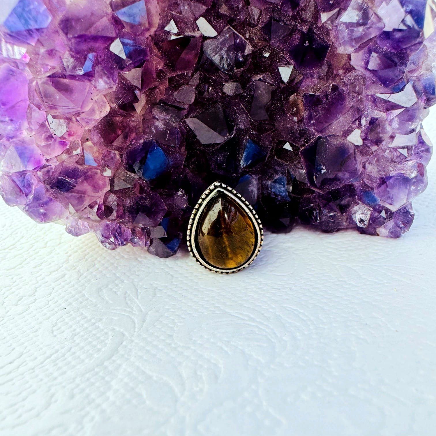 Tiger Eye Teardrop Grooved Stones Connectors