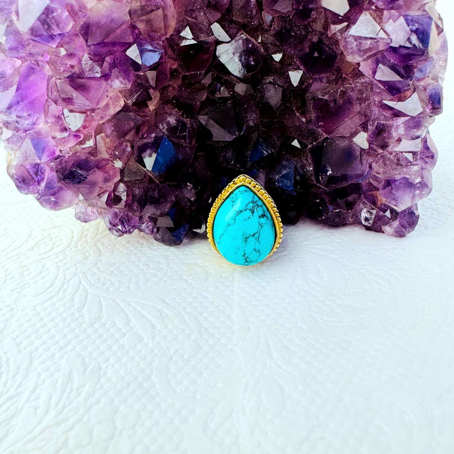 Turquoise Teardrop Grooved Stones Connectors